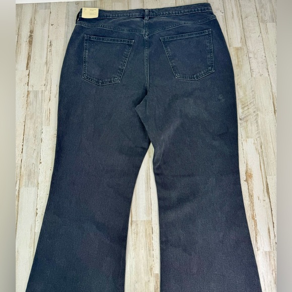 Universal Thread Women's High-Rise Flare Jeans Black Denim Size 16R Short NWT - Picture 11 of 12